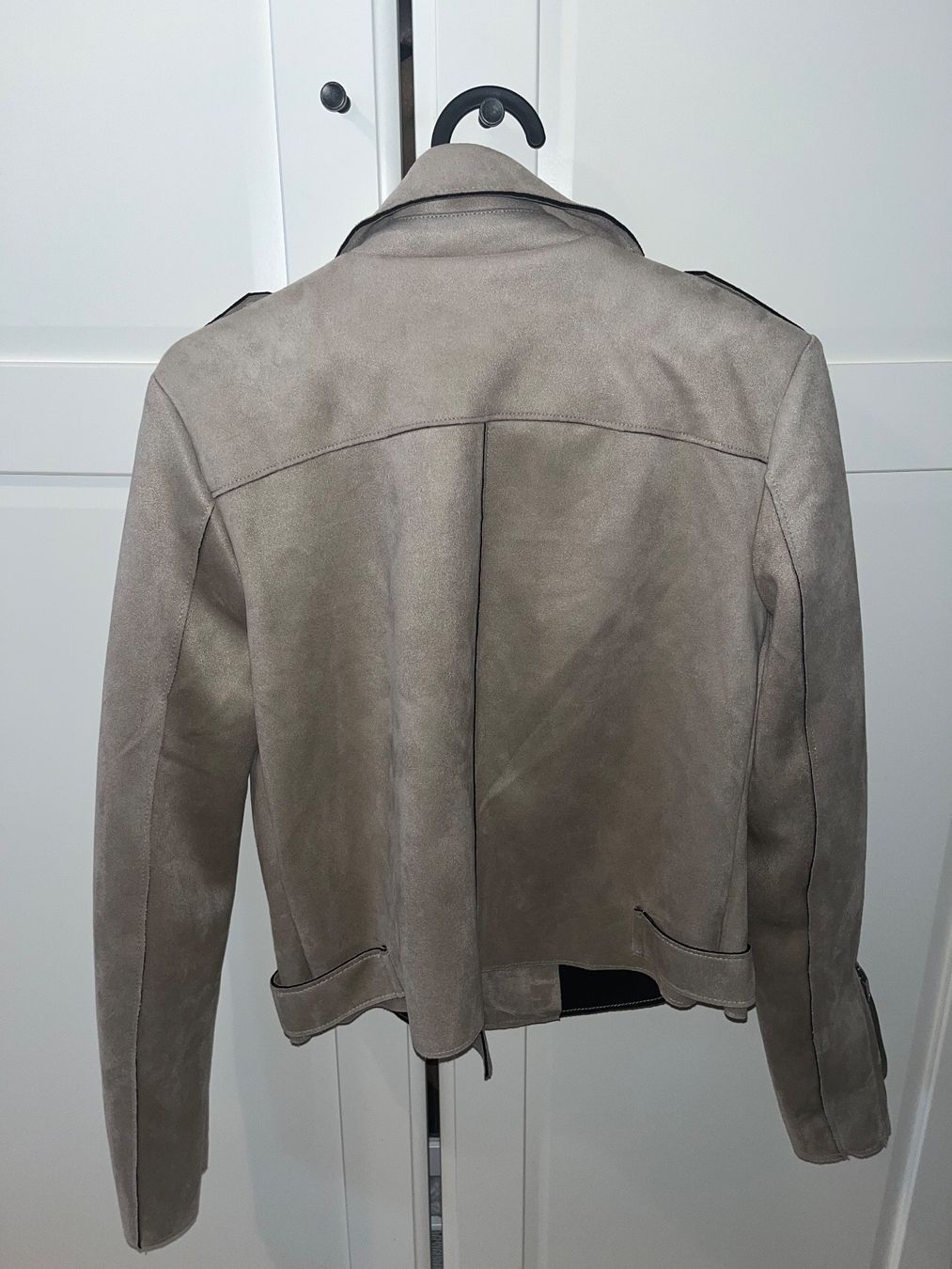 Only Giacche: Lederjacke Beige von Only – Nuovo e nell'imballaggio originale da Uznach venduto da le-ma-di- 1