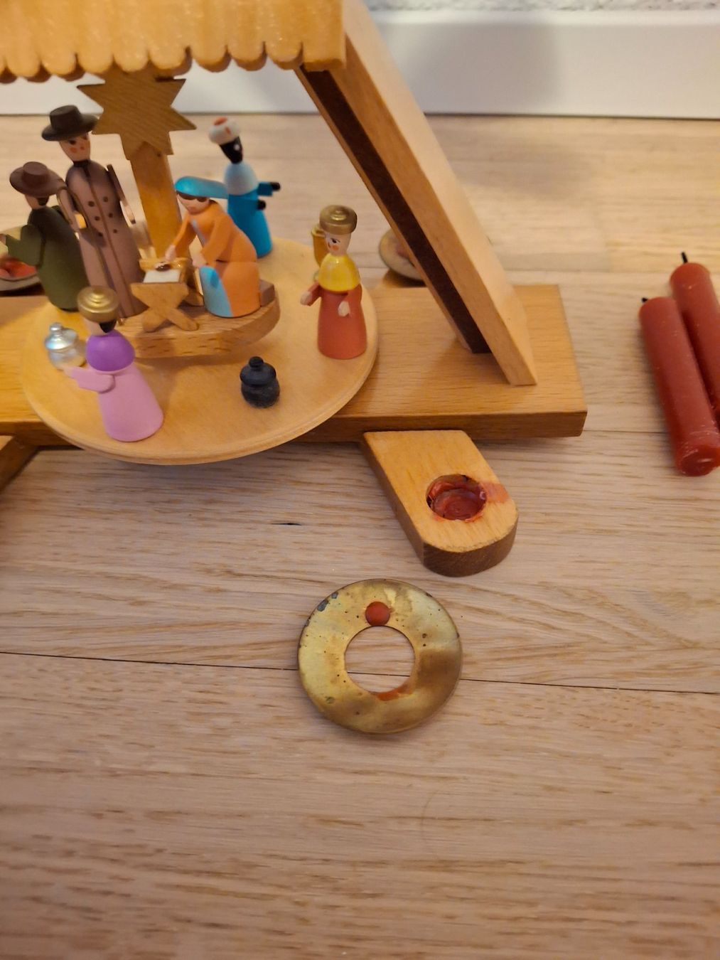 Tutte le decorazioni: Weihnachtskarussell aus Holz – Usato da Dietikon venduto da Hwengi 2