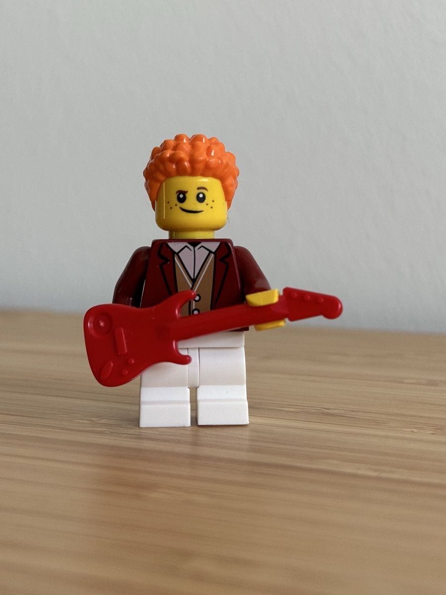 Lego Statuette: Lego Minifigur Gitarrist Jugend – Nuovo (secondo la descrizione) da Neuhausen am Rheinfall venduto da Laghi