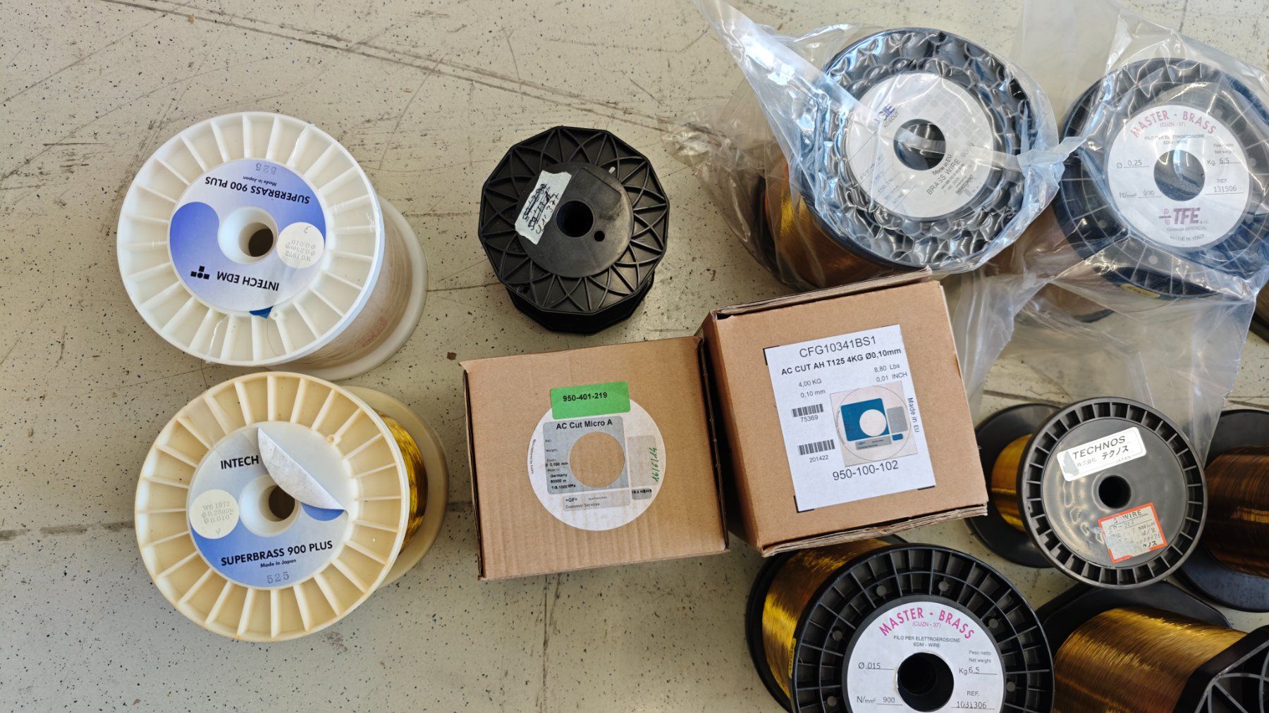 Alle Maschinen: Stock de fil pour électroérosion – Gebraucht aus Ste-Croix von CAP14_SARL 3