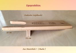 Stiefelknecht aus Buchenholz, verziert_rechter Schuhabdruck