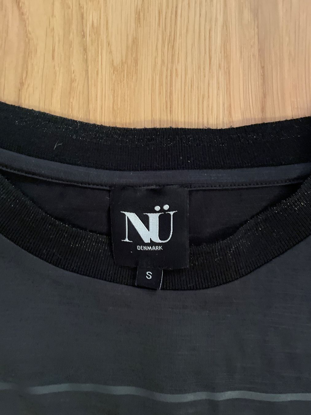 T-shirt: Tshirt Nü S – Usato da Basel venduto da pilzliii 3
