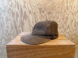 6 panel cord Cap in braun
