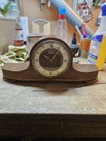 Junghans Exakta Tischuhr Holz mechanisch mit Schlüssel (D1)
