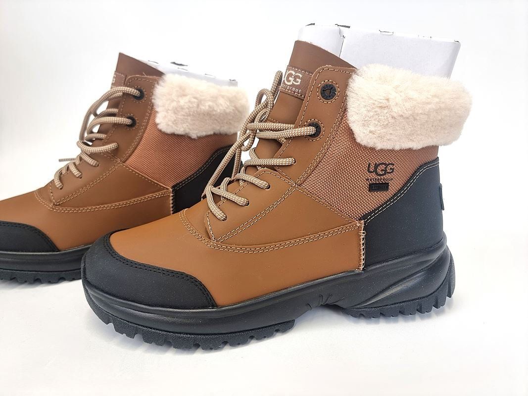 Ugg Herrenschuhe: UGG Winterstiefel Yose Fluff V2 Gr. 41 – Neu (gemäss Beschreibung) aus Urtenen-Schönbühl von Restwert_Schoenbuehl