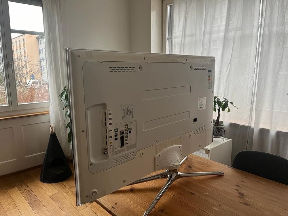 Samsung 46 Zoll LED TV UE46F6510SS | Kaufen auf Ricardo