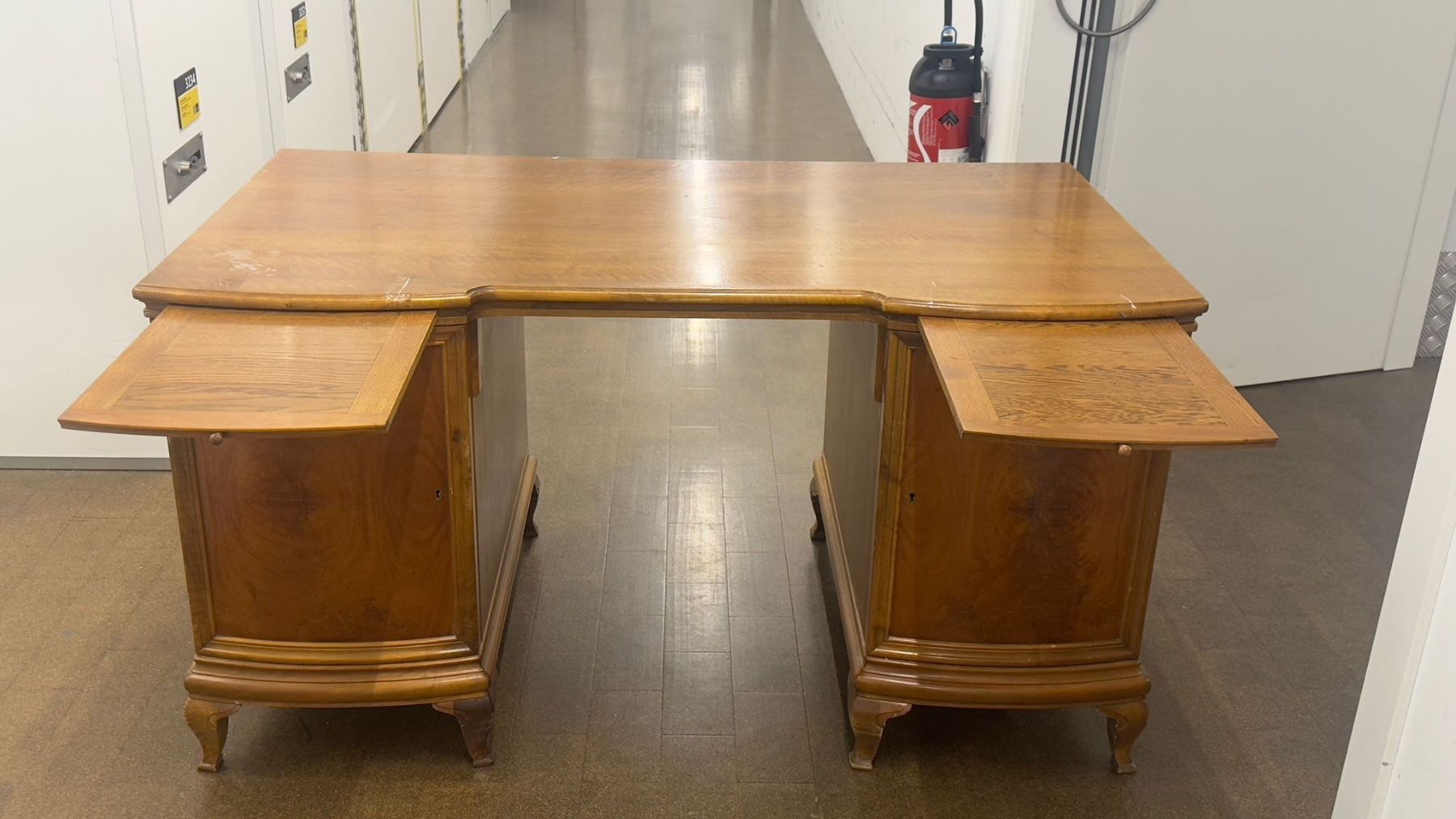 Scrivanie: Vintage Holz-Schreibtisch – Usato da Zürich venduto da livtho 6