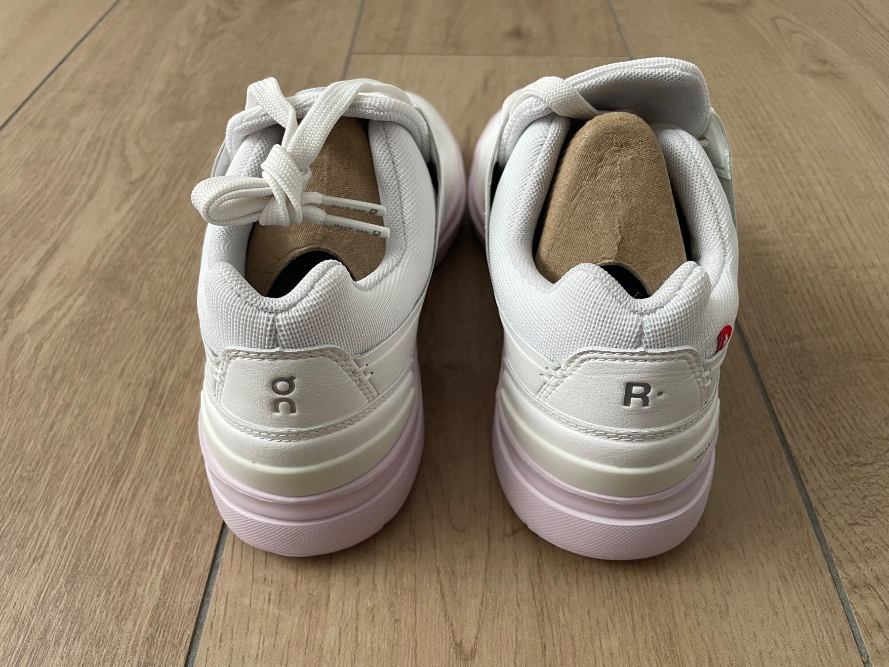 On Scarpe da donna: On The Roger Advantage Turnschuhe Gr. 38 NEU – Nuovo e nell'imballaggio originale da Waltenschwil venduto da hansnine 3
