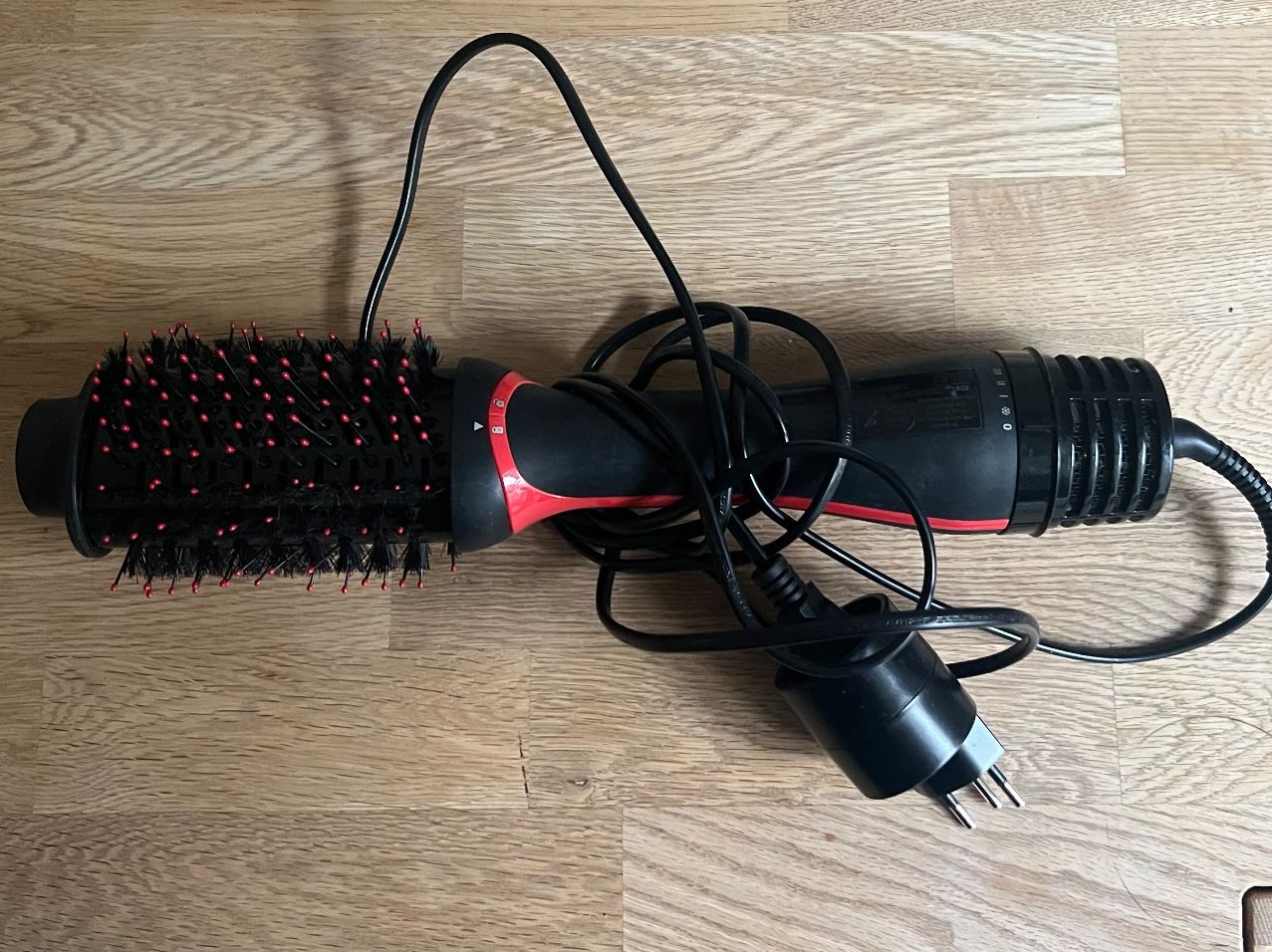 Haarpflegeprodukte: Revlon Haarbürste Styling Bürste – Gebraucht aus Zürich von as12345