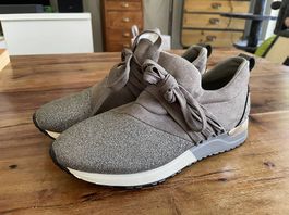 Chaussures/Baskets neuves en taille 38 jamais portées