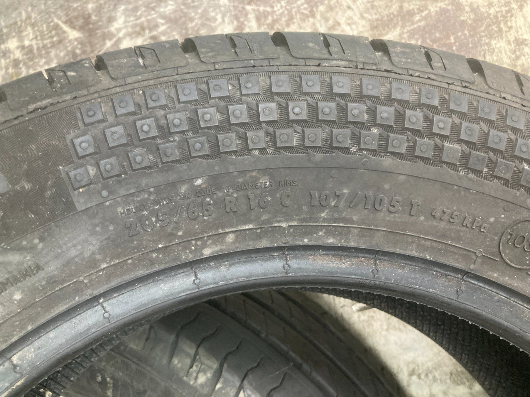 Continental Pneus & Kompletträder: 205/65R16 C Sommerpneu Continental – Gebraucht aus Cham von WB2223 3