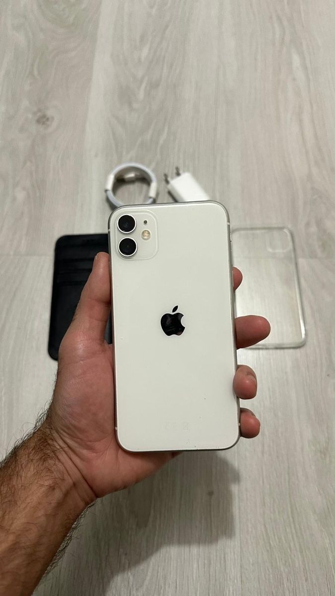 Apple Telefoni cellulari / Smartphones: iPhone 11 128GB – Usato da FRIBOURG venduto da Oliveira94 4