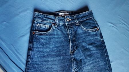 Pantalon jeans taille 34 marque Zara