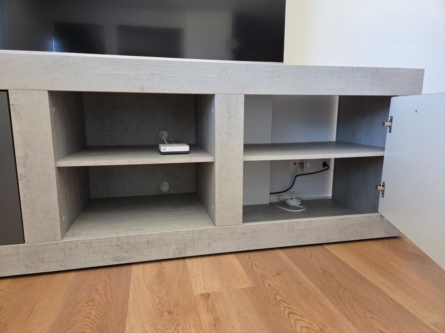 TV Möbel: Fernsehmöbel / Sideboard grau/anthrazit – Gebraucht aus Sirnach von reg_bw5q 3