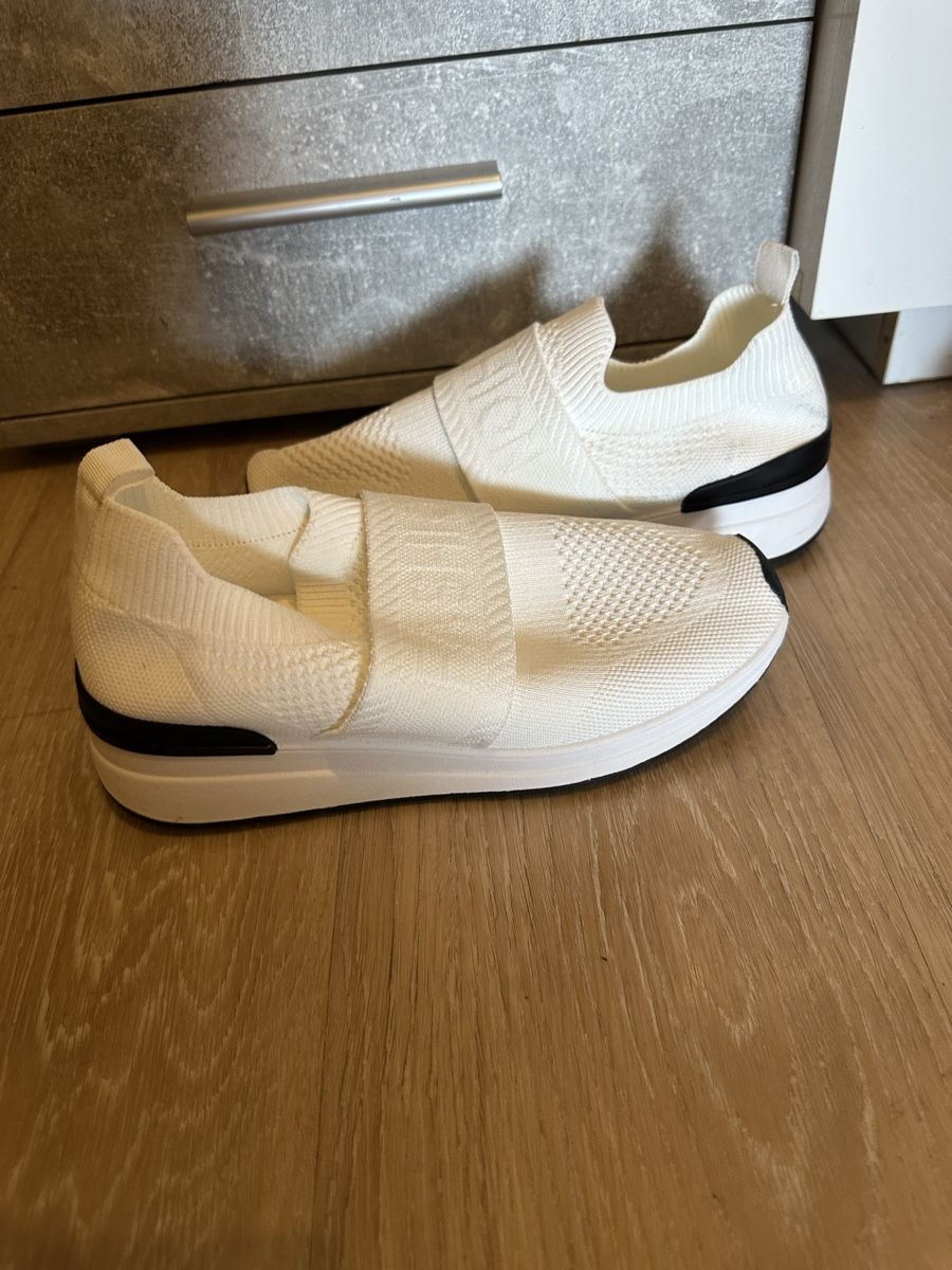 Scarpe da donna: Damen Neue Sneaker Gr40 – Nuovo (secondo la descrizione) da Basel venduto da Ivana_4 4