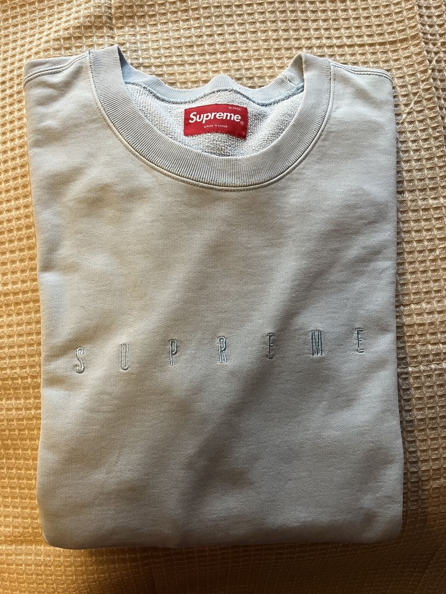 Pulls & Sweat-shirts: Supreme Crewneck, Himmelblau – D'occasion à Roggwil BE par NYRF