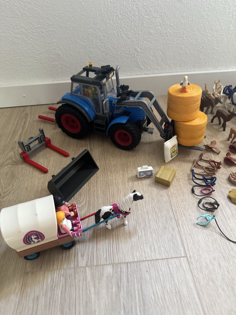 Playmobil Giocattoli: Playmobil Bauernhof Set mit Traktor und Tieren – Usato da Fehraltorf venduto da portas6 8