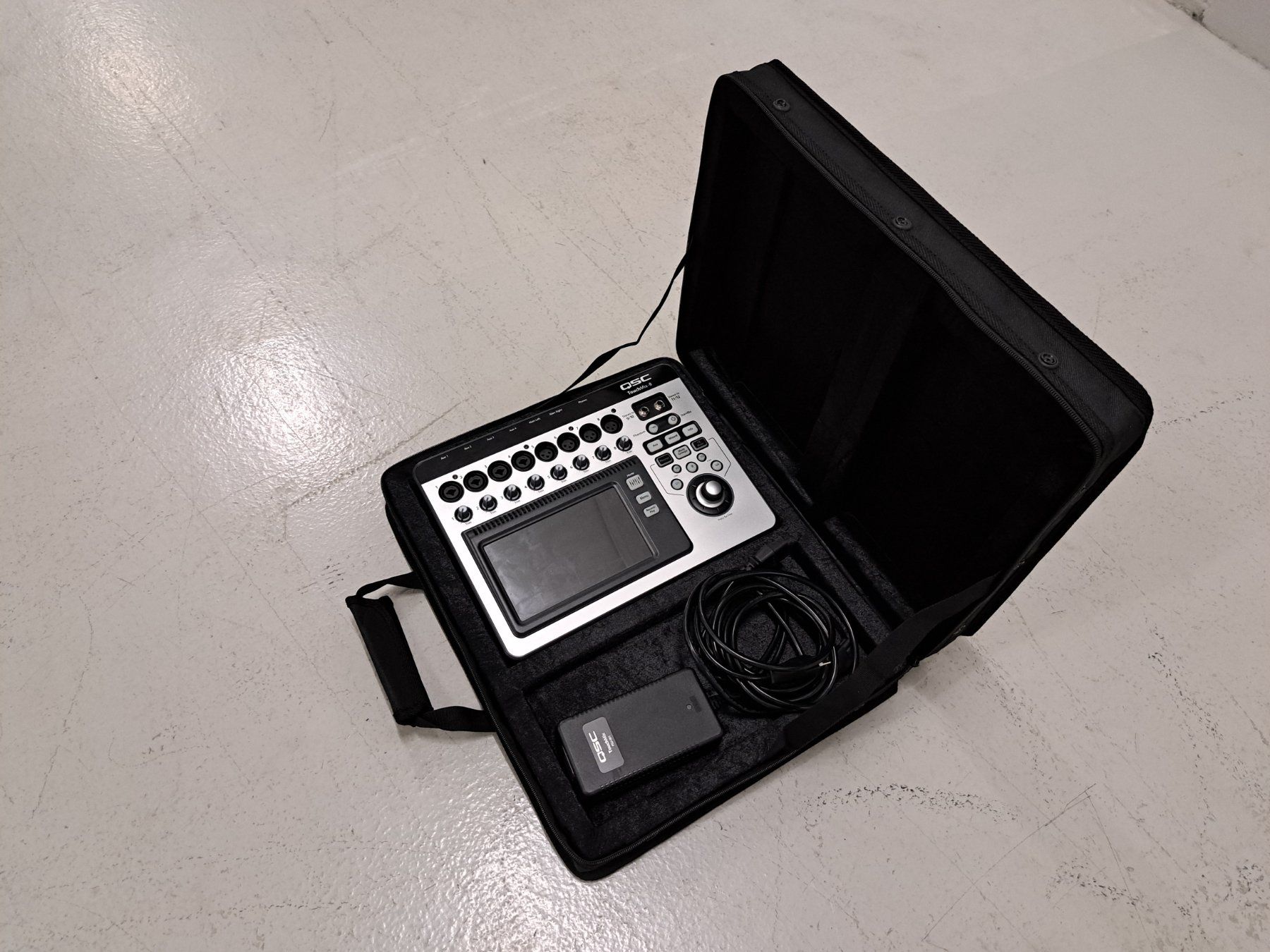 Qsc Mischpulte: Digitalmixer QSC TouchMix 8 – Gebraucht aus Embrach von lichttechnik 4