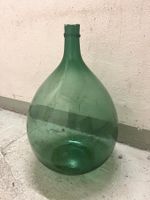 Grosse grüne Dame-Jeanne Glasballonflasche