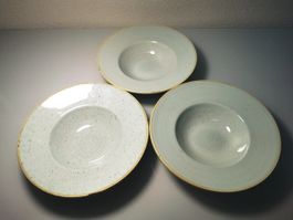 3 schicke Essteller mit Fahne