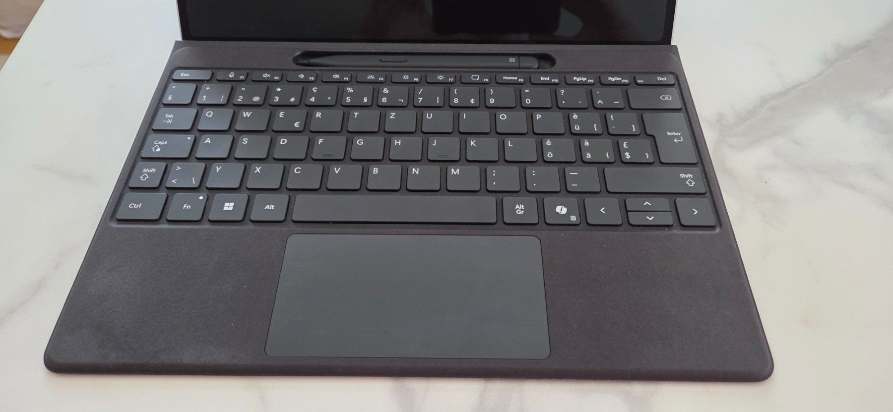 Microsoft Notebook: Microsoft Surface Pro 10 5G, 64GB, 1TB + Flex Keyboard + Pen – Usato da Horgen venduto da aiac0 2
