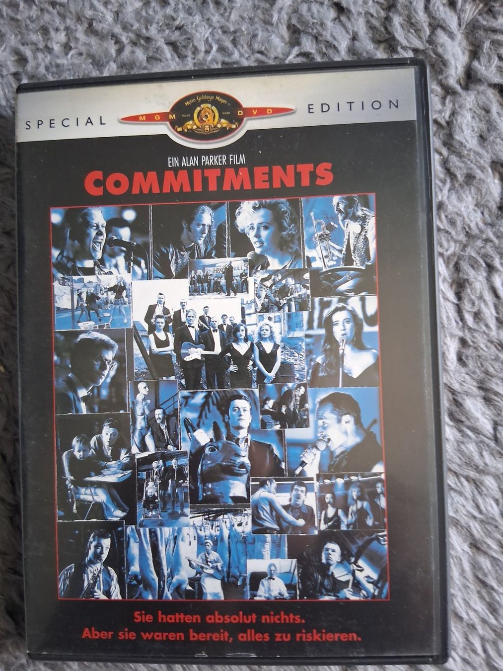 Tous les DVDs: COMMITMENTS      DVD – D'occasion à Wetzikon ZH par Ramones01