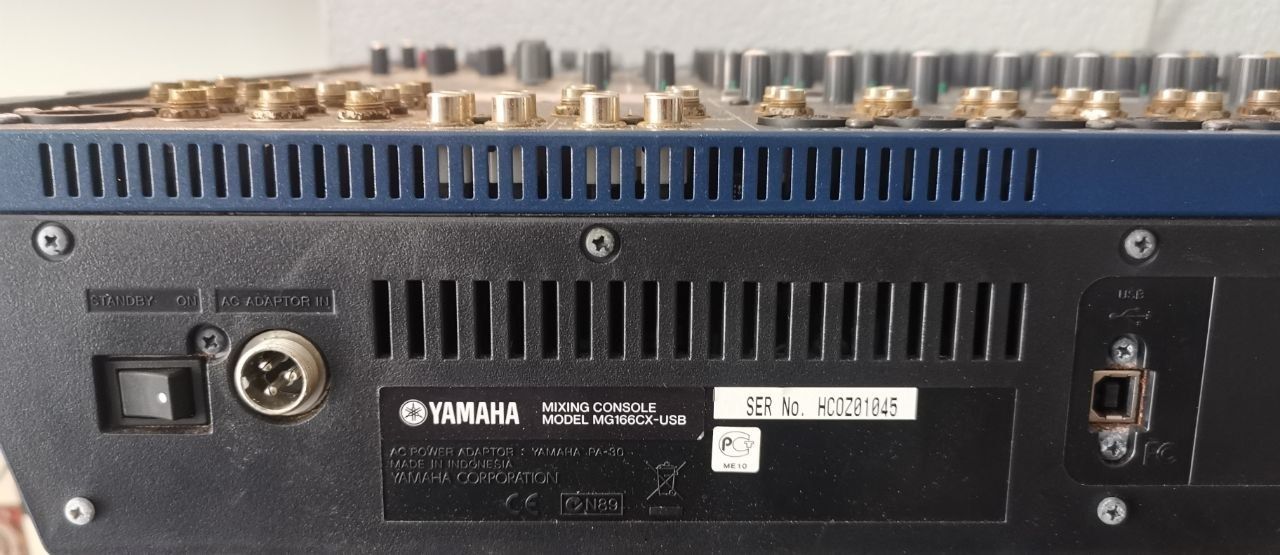 Yamaha Console di mixaggio: Yamaha Mischer – Usato da Rohrbachgraben venduto da noisenomad 1