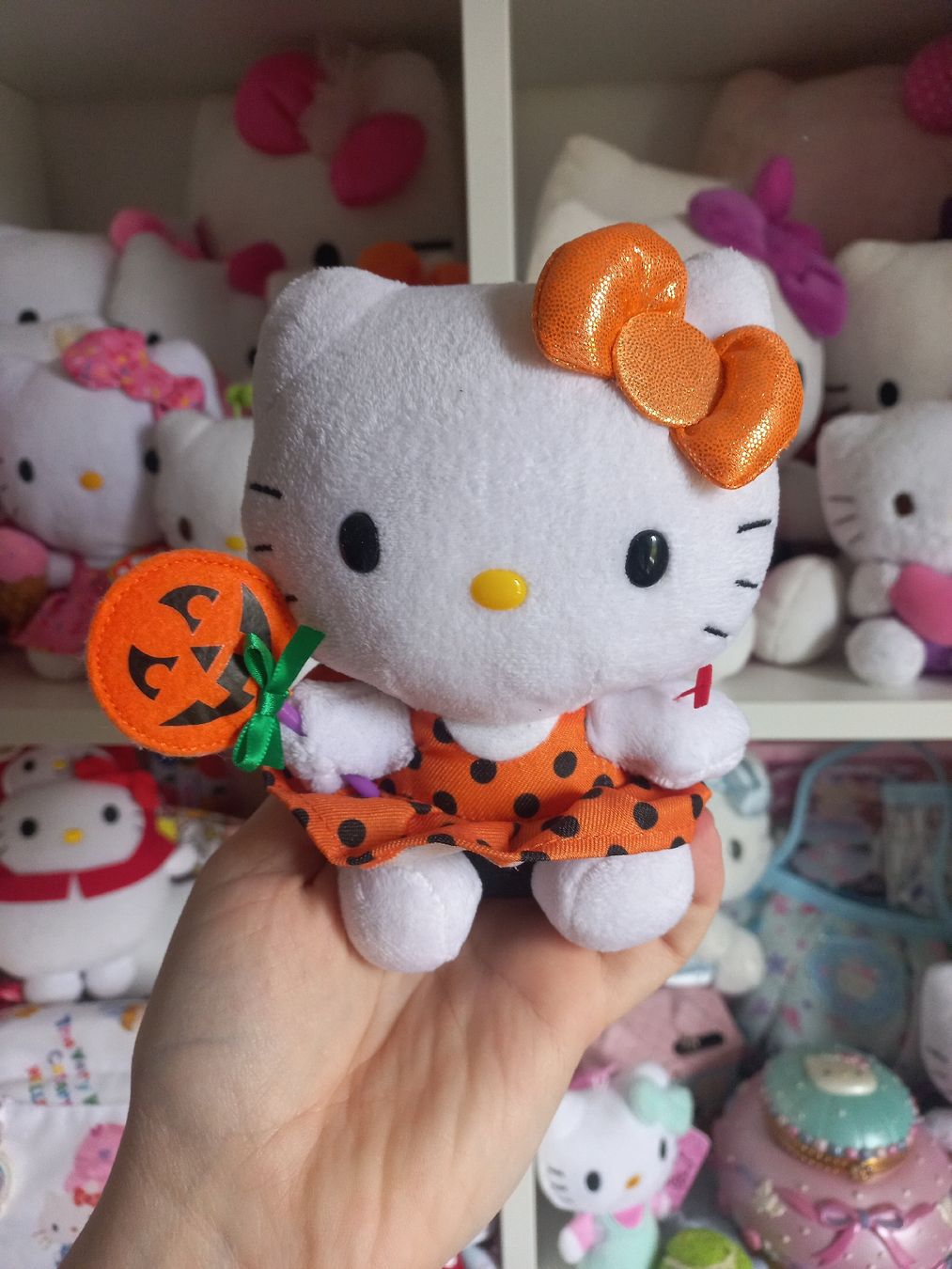Hello Kitty Spielzeuge: Halloween Hello Kitty Plüschtier - Sanrio – Gebraucht aus Wangen b. Olten von SecondStory4u