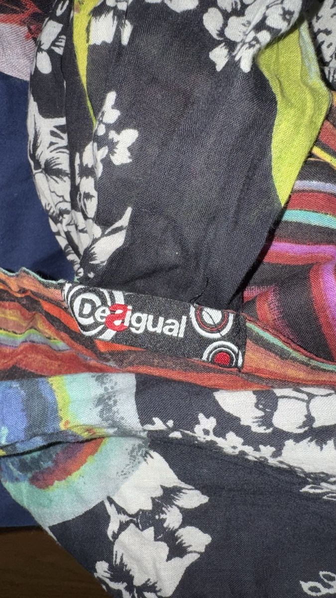 Desigual Foulard & Sciarpe: Schal von Desigual, Baumwolle – Usato da Gümligen venduto da morticiaaddams 2