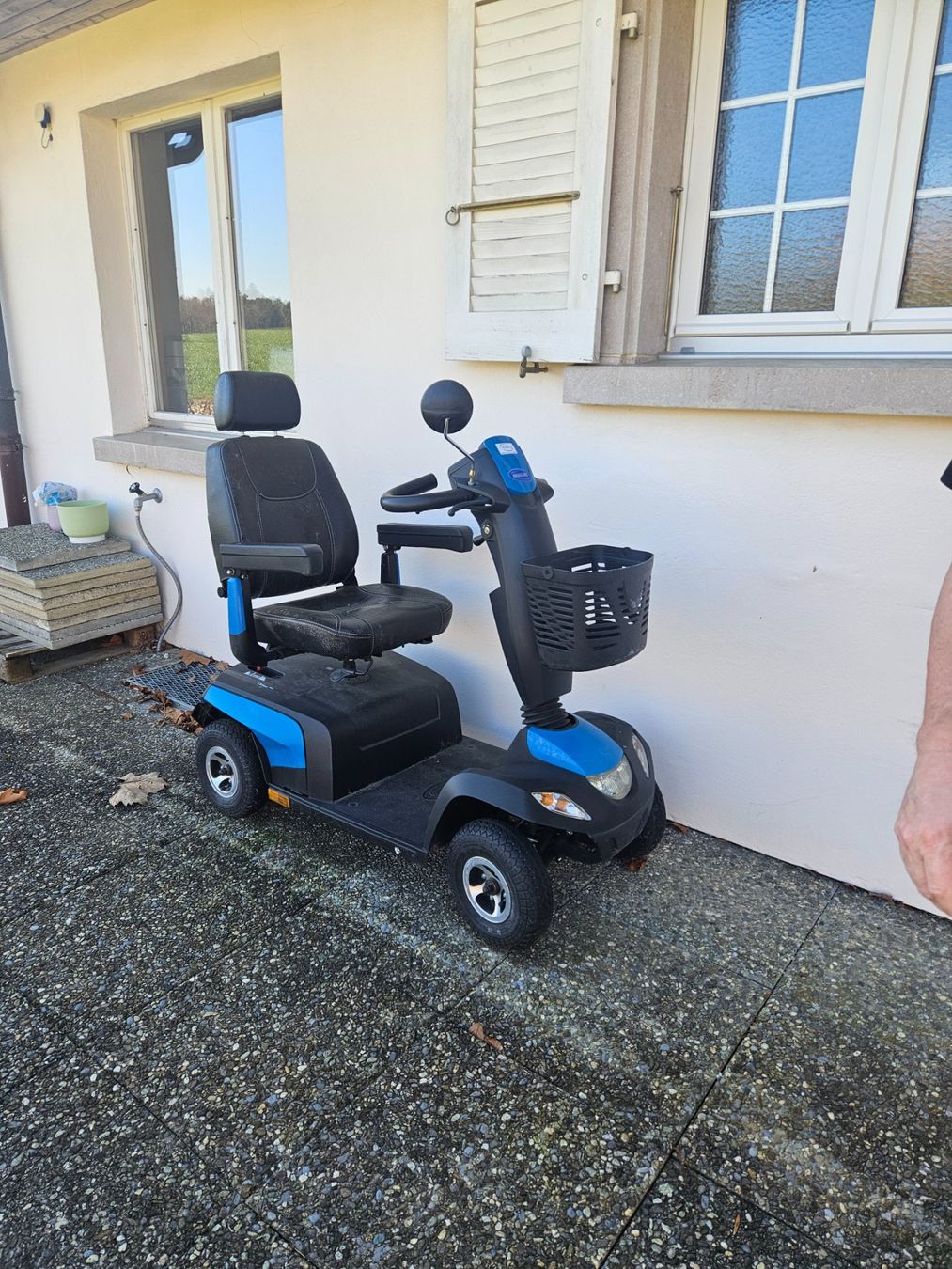Elektromobile: Scooter électrique Invacare bleu noir – Gebraucht aus Chapelle (Glâne) von a.m.i 1