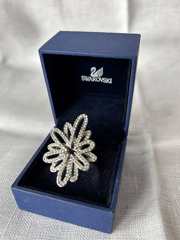 Altri gioielli: Collana e anello Swarovski  – Usato da magliaso venduto da rossella17