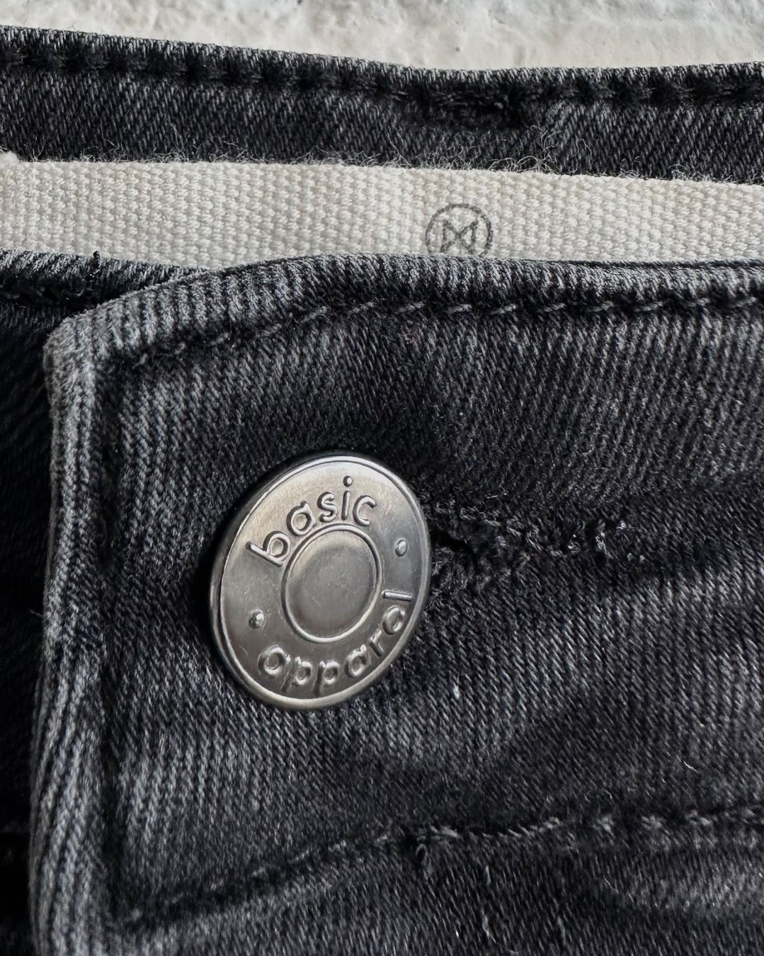Gonne: Dunkelgrauer Jeansminirock von basicapparel / Gr. S – Usato da Bern venduto da Fraeuleinhonig 2