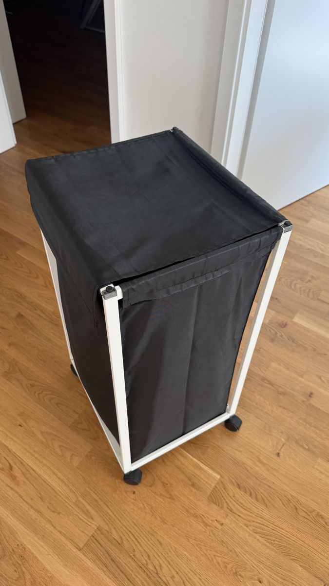 Ikea Paniers à linge: Rolling laundry basket – D'occasion à binningen par mfe_v6cn 1