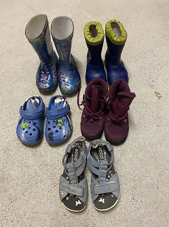 Scarpe per ragazzi: Div Schuhe Kleinkinder Gr. 21-26 – Usato da Bachs venduto da diesunddas13