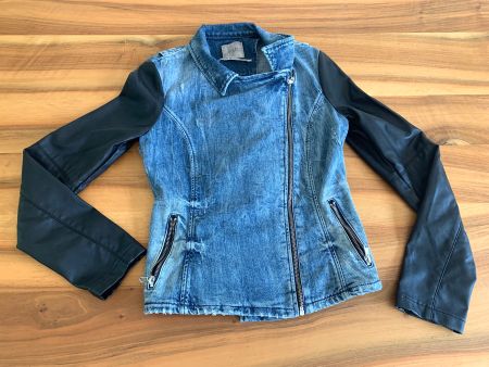 GUESS Jeansjacke mit schwarzen Kunstleder Ärmeln Gr. S/36