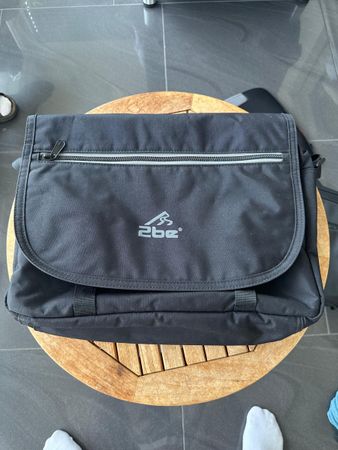 2be Kuriertasche / Umhängetasche, neuwertig, schwarz!