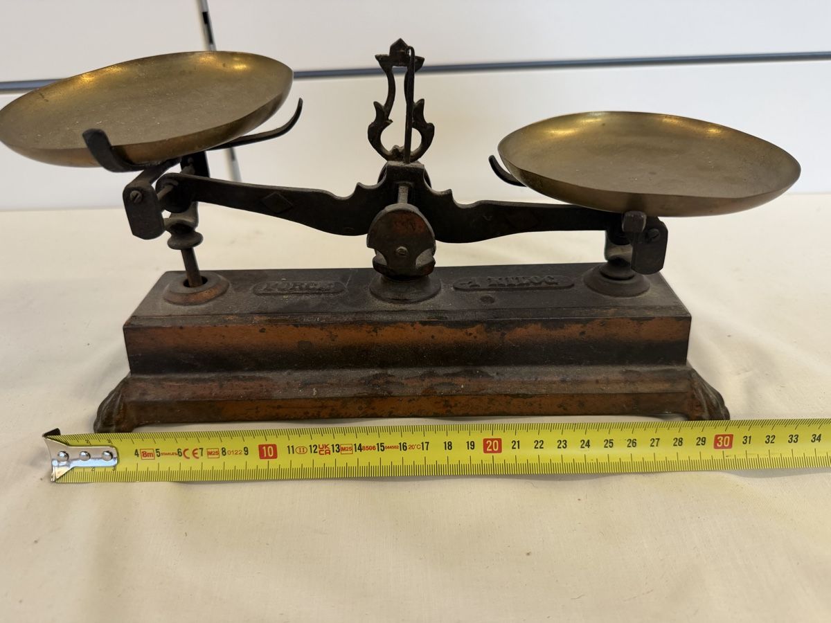 Bilance e pesi: Balance ancienne en laiton et fer  – Usato da montreux venduto da Always-Good 7