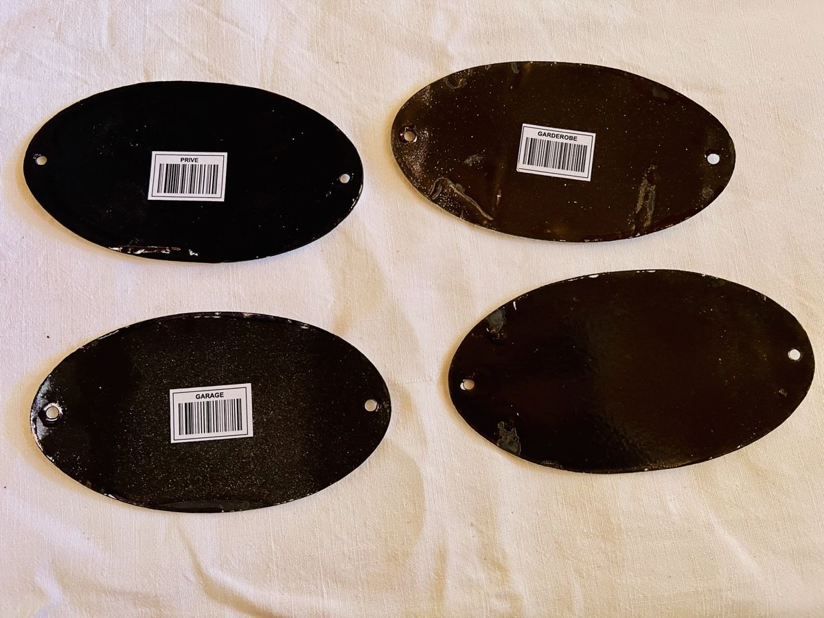 Insegne: 4 Emaille Schilder – Usato da Biezwil venduto da Manuschka 5