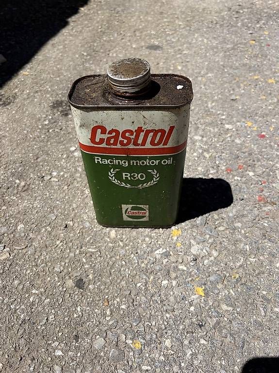 Insegne: Alte Castrol-Oelbüchse – Usato da Mézières FR venduto da Bourdon