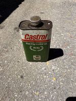 Alte Castrol-Oelbüchse