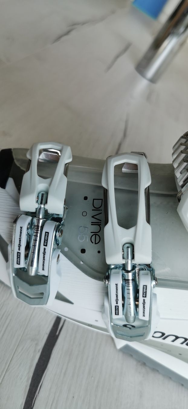 Salomon Damenschuhe: Salomon Divine 55 Skischuhe Grösse 37 oder 24-24.5 – Gebraucht aus Wyssachen von Soenne 2