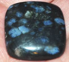 Cabochon - L-6739 – Schwarzer Quesera Calcit ca. 28x27mm
