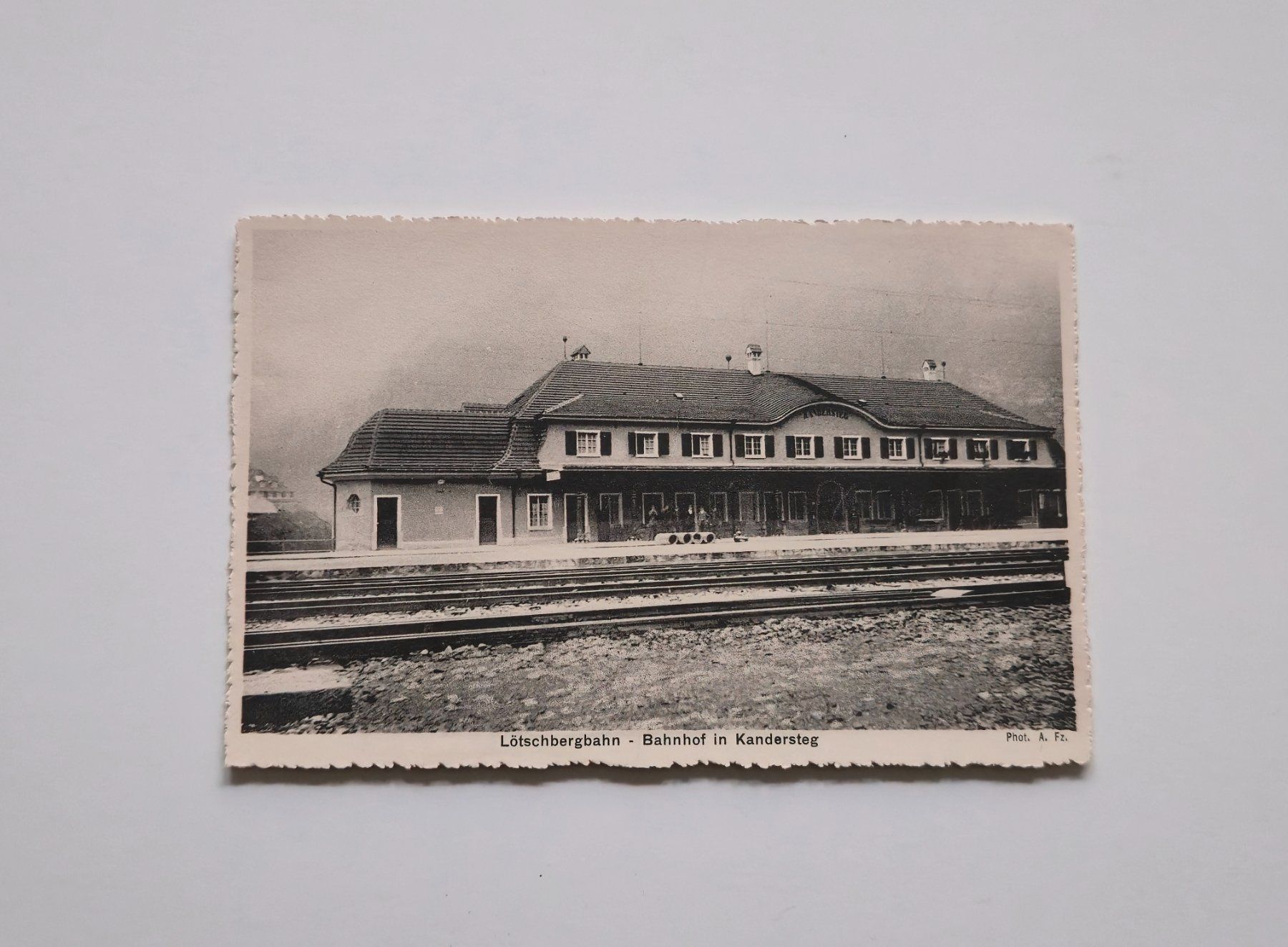 Cartoline postali: AK Bahnen Lötschbergbahn - Bahnhof Kandersteg alt – Usato da Dättlikon venduto da Wundertuete_