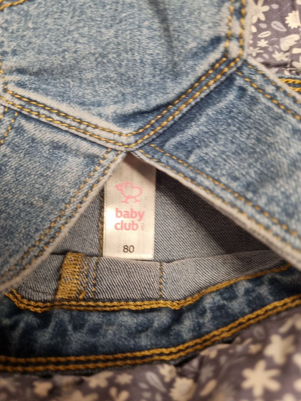 Pantaloni: Jeans Latzhose Mädchen 80 – Usato da Unteriberg venduto da ste_ruh 2