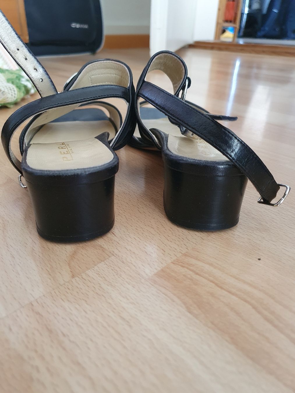 Damenschuhe: Perli Schwarze Sandalen, Grösse 38.5 – Gebraucht aus Bern von Helays 3