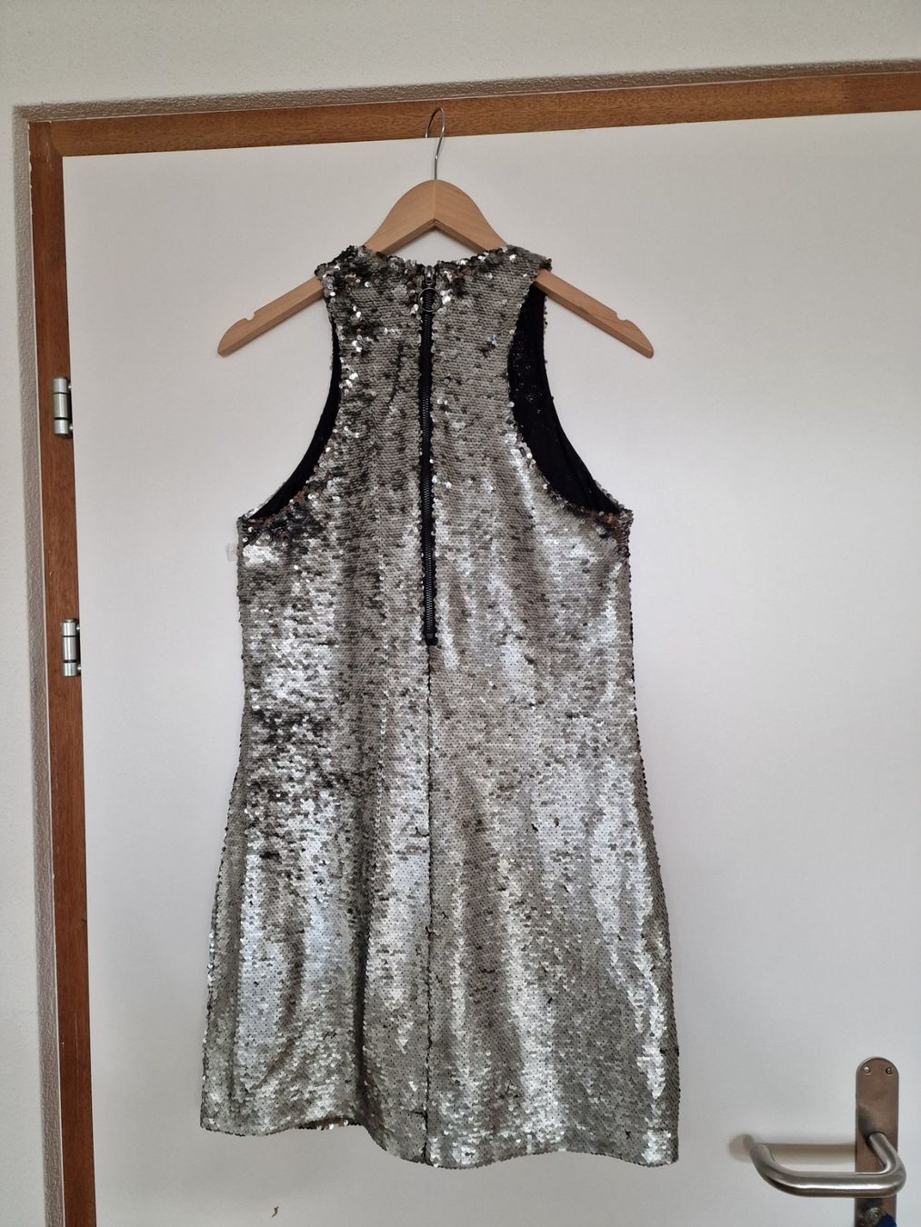 Kleider: Silbriges Paillettenkleid – Gebraucht aus Zürich von ale_bg2x 2
