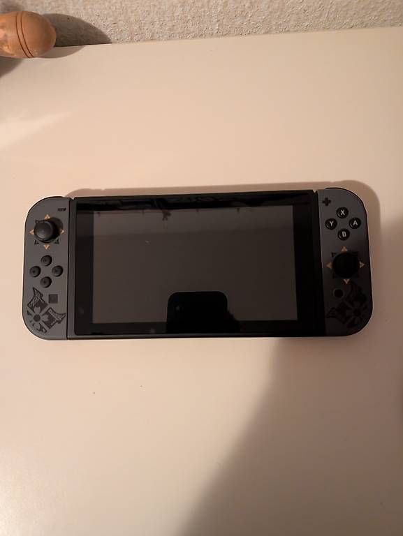 Console: Nintendo Switch: Monster Rise edition – Usato da Schliern b. Köniz venduto da car_hlq2 1