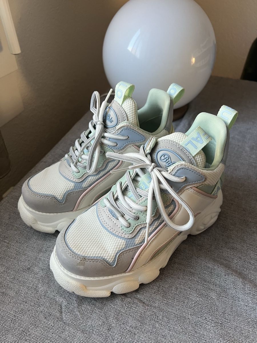 Buffalo Scarpe da donna: Buffalo Sneakers Gr. 36 – Usato da Brittnau venduto da kiimdiana 1