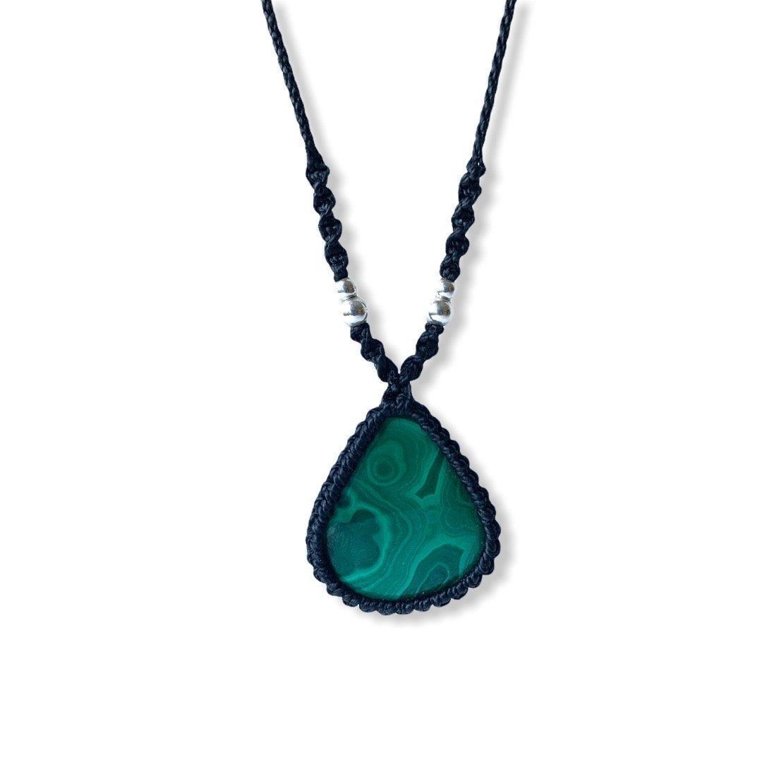 Catenine: MALACHIT EDELSTEIN HALSKETTE MAKRAMEE – Nuovo e nell'imballaggio originale da Zürich venduto da MEVAS-Schmuck 1