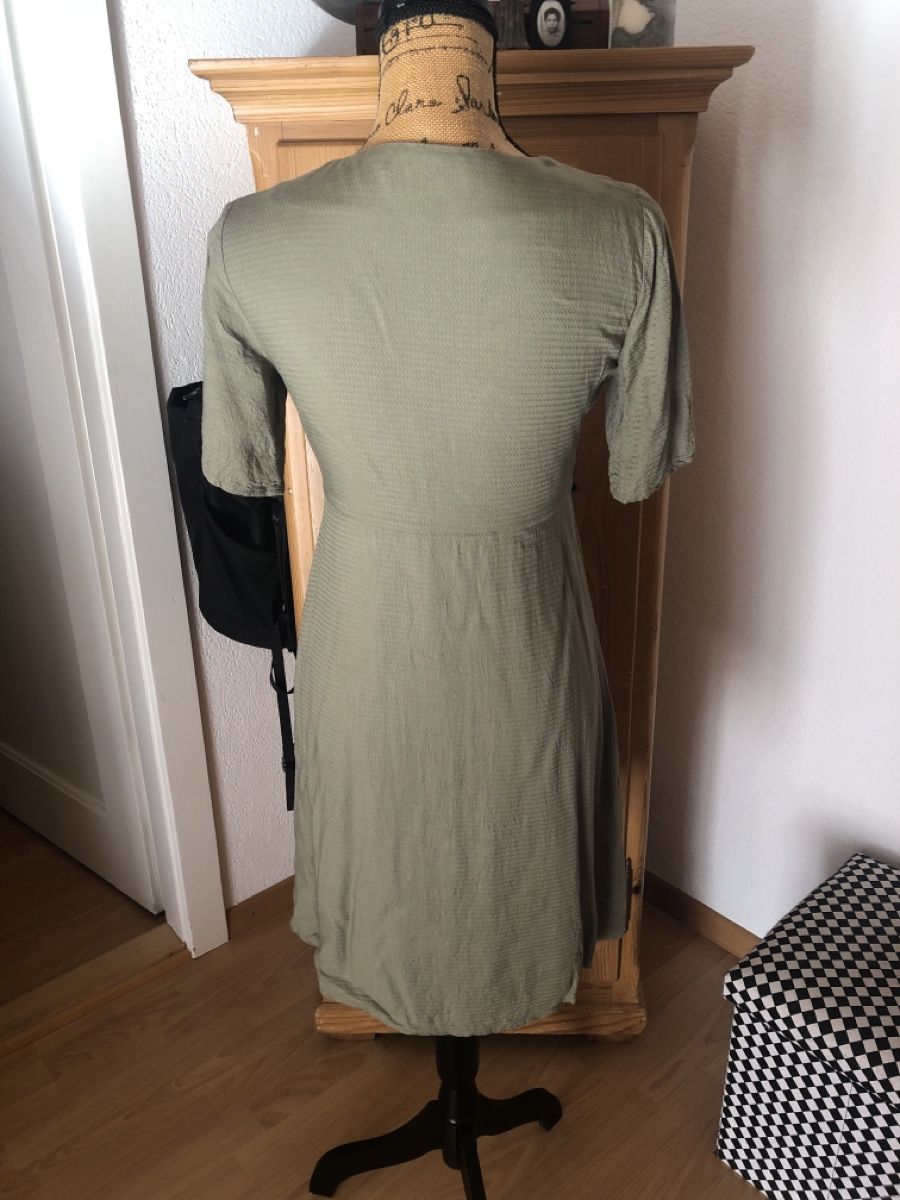 Kleider: Robe verte kaki à boutons - Taille S/M – Neu (gemäss Beschreibung) aus Biel/Bienne von Lianumi 2